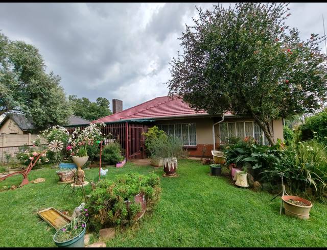 3 BEDROOM HOUSE FOR SALE IN THREE RIVERS